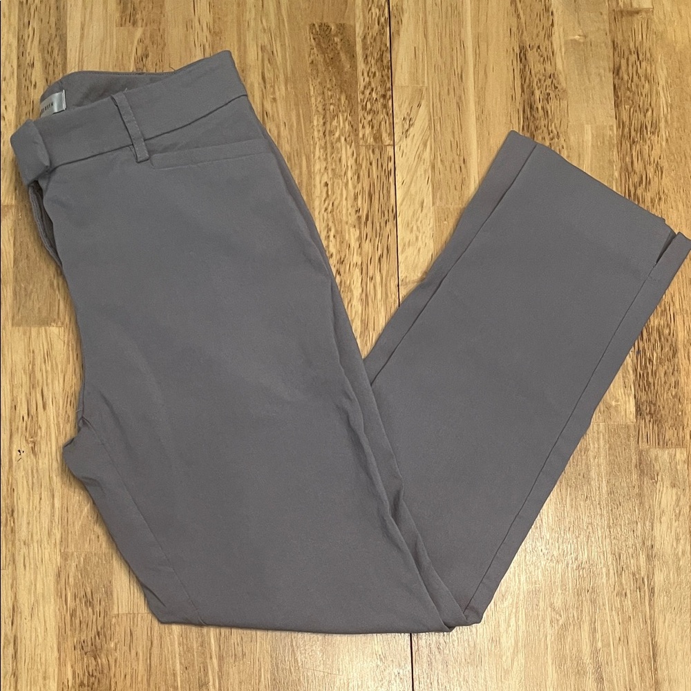 Van Heusen Women's Gray Straight Leg Pants